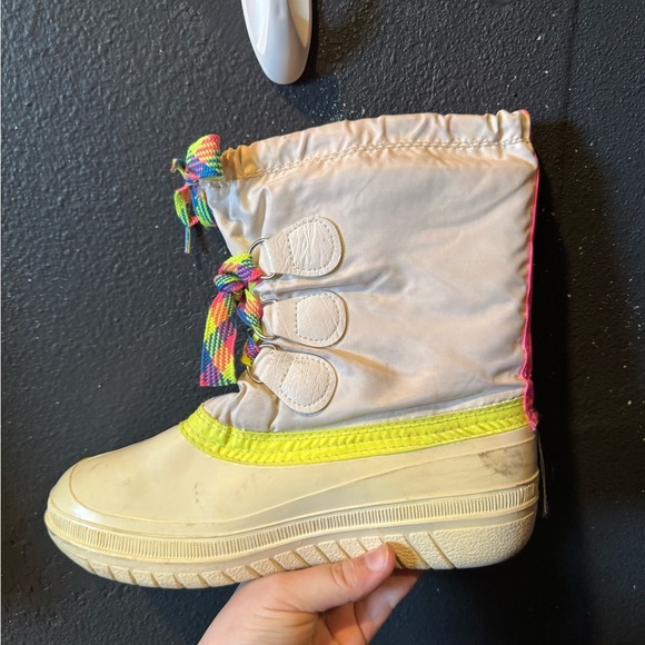 Women’s Vintage Kamik Cream Rainbow Winter Rain Boots with Unique Lacing - Picture 3 of 8